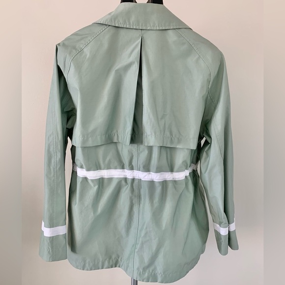 Hunter Women’s Refined Waterproof Garden Jacket / Sage Green - Picture 2 of 14